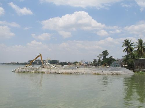 Dự án lấn sông Đồng Nai có nhiều vấn đề chưa tuân thủ chặt chẽ các quy định hiện hành. (Ảnh: nld.com.vn)