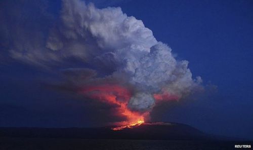 Ngọn núi lửa Wolf nằm trên đảo Isabela. (Ảnh: Báo Tài nguyên & Môi trường)