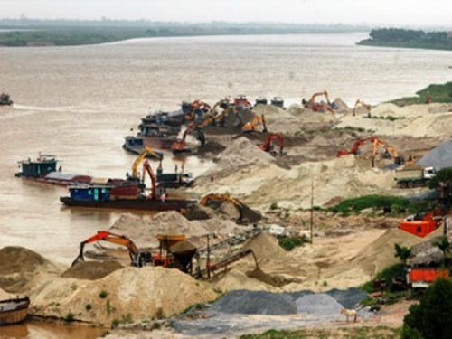 Quảng Nam tăng cường xử lý triệt để tình trạng khai thác cát sông trái phép trên địa bàn. (Ảnh: MH)