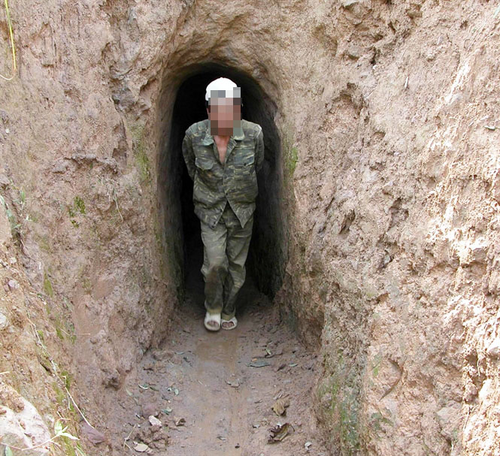 Phu vàng kéo đất từ trong hầm vàng ra. (Ảnh: nongnghiep.vn)