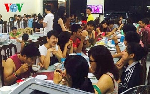 Khách du lịch được hỗ trợ, đảm bảo chỗ ăn, chỗ ở an toàn