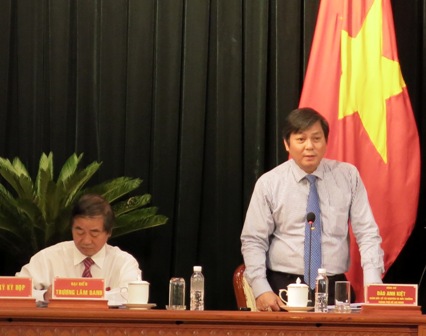 Giám đốc Sở Tài nguyên và Môi trường Đào Anh Kiệt trả lời chất vấn của đại biểu HĐND TP Hồ Chí Minh