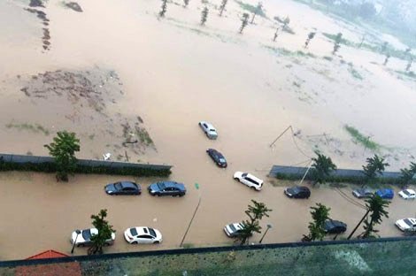 Người dân cần đề phòng và chuẩn bị sẵn tinh thần ứng phó với mưa lũ và sạt lở đất vào ban đêm (Ảnh: Chinhphu.vn)
