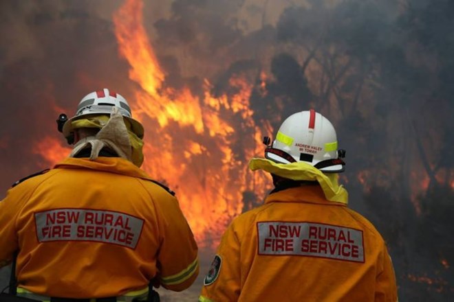 Australia vật lộn khống chế cháy rừng bất thường trên Núi Xanh