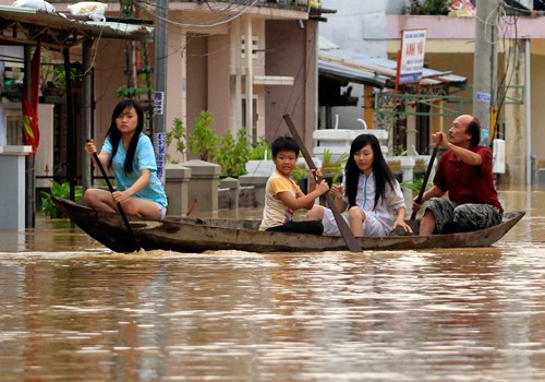 Mưa lũ xuất hiện liên tiếp được cho là một trong những hậu quả của biến đổi khí hậu (Ảnh minh họa: Nguyễn Đông)