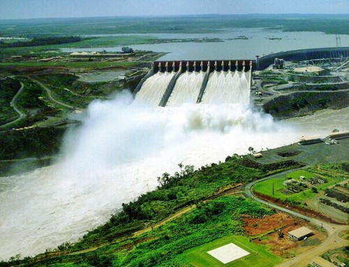 Đập thủy điện Itaipu của Brazil (Nguồn: rasheedsworld.com)