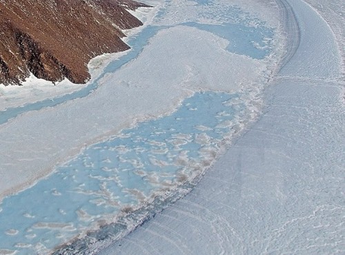 Băng tan tại Greenland (Ảnh: AFP/TTXVN)