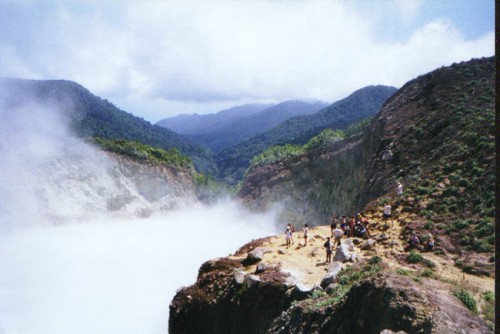 Hồ Boiling, Dominica là suối nước nóng tự nhiên lớn thế hai trên thế giới.