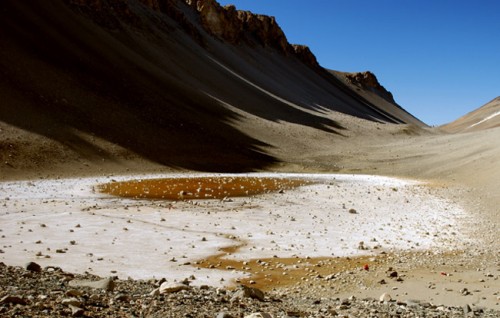 Hồ Don Juan Pond được phát hiện năm 1961 ở Nam Cực là hồ mặn nhất thế giới.