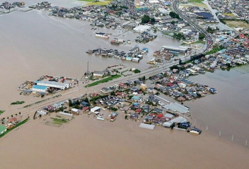 Mực nước nhiều sông lớn phía Bắc đã tràn bờ, khiến trận lũ này trở thành trận lũ tồi tệ nhất trong vòng 60 năm qua (Nguồn: CCTVNews)