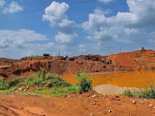 Khai thác khoáng sản tại mỏ sắt Trại Cau, Đồng Hỉ, Thái nguyên.
