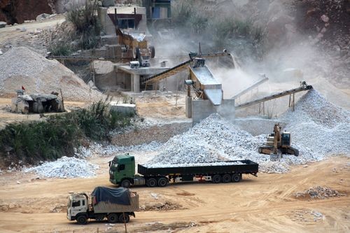 Khai thác đá gây ô nhiễm môi trường (Ảnh: Dương Văn Thọ/PanNature)