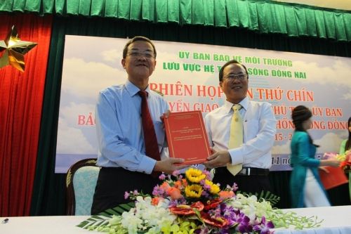 Bàn giao chức chủ tịch Ủy ban bảo vệ môi trường lưu vực hệ thống sông Đồng Nai