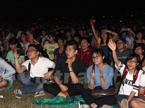 Hơn 5.000 bạn trẻ tham dự chương trình WildFest - lễ hội chiếu phim và ca nhạc ngoài trời về động vật hoang dã ngoài trời (Ảnh: PV/Vietnam+)
