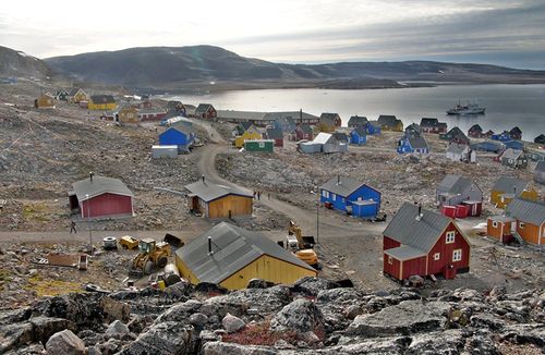 Ittoqqortoormiit là một trong những thị trấn xa xôi nhất của Greenland, thuộc thành phố Sermersooq phía Đông của đảo. Năm 2013 nơi đây có 452 người sinh sống. (Nguồn: Sputniknews)
