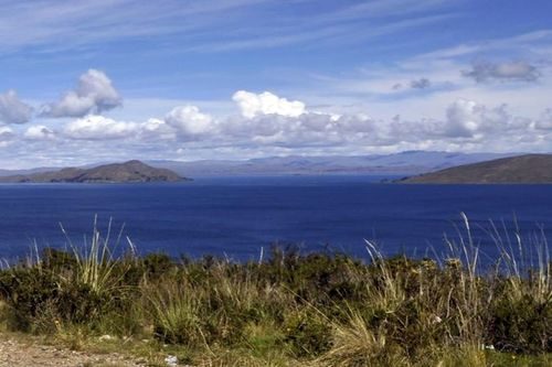 Bolivia và Peru thỏa thuận làm sạch hồ nước ngọt lớn nhất Nam Mỹ