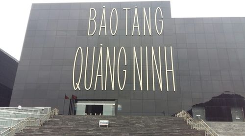 Lẽ ra 28 ngà voi lậu bị bắt giữ phải được chuyển cho Bảo tàng Quảng Ninh theo chỉ đạo của UBND tỉnh từ năm 2009, nhưng đến nay, không biết số hàng lậu trên đang nằm ở đâu.