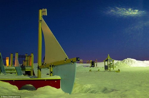 Vòng tuần hoàn ngày và đêm ở vùng cực ảnh hưởng rất lớn đến thể chất và tinh thần con người