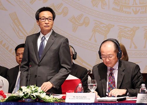 Phó Thủ tướng Vũ Đức Đam phát biểu tại lễ công bố Báo cáo Việt Nam 2035 (Ảnh: VGP/Đình Nam)