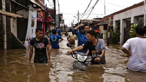 Ngập lụt ở Indonesia (Nguồn: CNN)