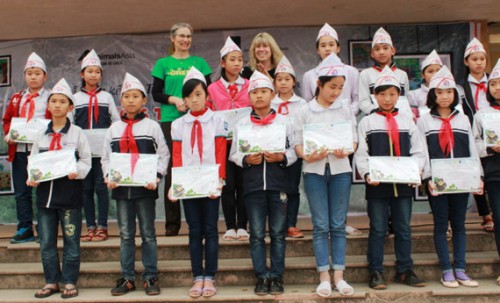 Chương trình trao tặng 10 giải nhất, 20 giải nhì, 20 giải ba và 50 giải khuyến khích cho các học sinh 5 khối.