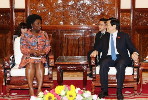 Chủ tịch nước Trương Tấn Sang tiếp Giám đốc Ngân hàng Thế giới Victoria Kwakwa (Ảnh: Nguyễn Khang/TTXVN)