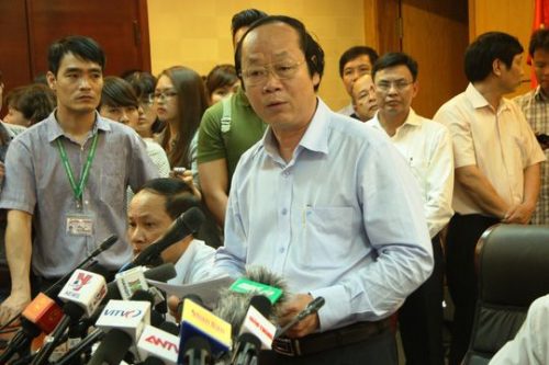 Chủ trì họp báo, Thứ trưởng Bộ TN-MT Võ Tuấn Nhân cho rằng chưa có bằng chứng Formosa liên quan tới cá chết hàng loạt (Ảnh: Nguyễn Hưởng/nld.com.vn)