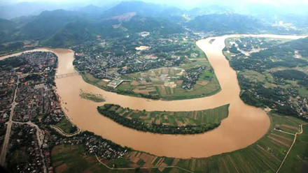 Việc xây dựng các thủy điện trên sông Hồng như dự án đề xuất có thể khiến vùng hạ lưu đối mặt với nguy cơ ngập mặn. Ảnh: T.C.A