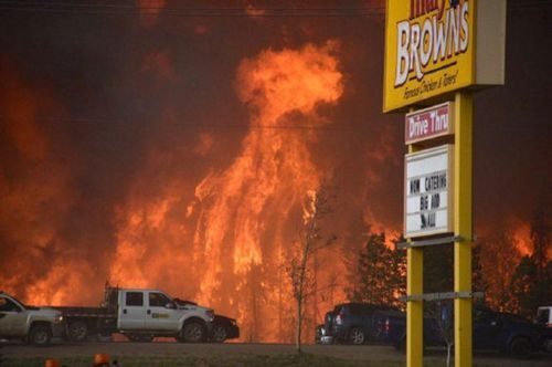Cháy rừng ở Fort McMurray (Nguồn: Thestar.com)