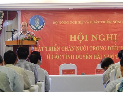 Thứ trưởng Vũ Văn Tám phát biểu chỉ đạo hội nghị 