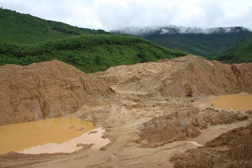 Giải pháp nào ngăn nạn “ăn cắp” khoáng sản, “xù nợ” thuế ở Quảng Nam?