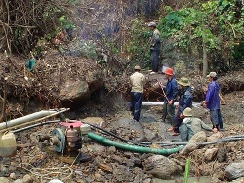 Tình trạng khai thác vàng trái phép kéo dài ở các huyện núi (Quảng Nam)