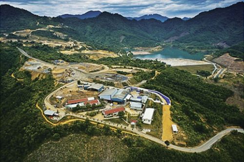 Toàn cảnh khu vực nhà máy chế biến và mỏ vàng Bồng Miêu (Ảnh: Dân Trí).