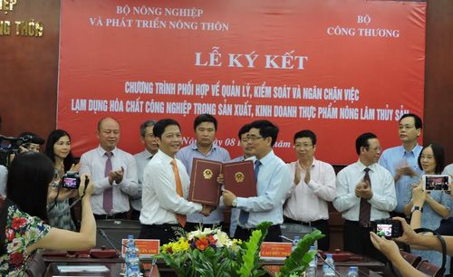Hai Bộ trưởng “bắt tay” kiểm soát và ngăn chặn lạm dụng hóa chất công nghiệp