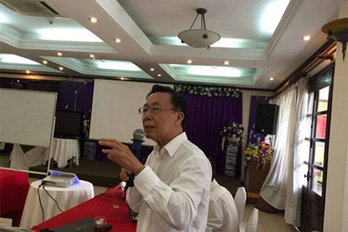 Chuyên gia Nguyễn Hồng Toàn phát biểu trong buổi toạ đàm. 