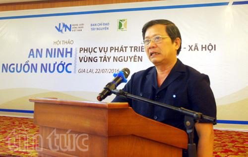 Thiếu tướng Trần Đình Thu, Ủy viên Chuyên trách, Ban Chỉ đạo Tây Nguyên phát biểu tại Hội thảo.