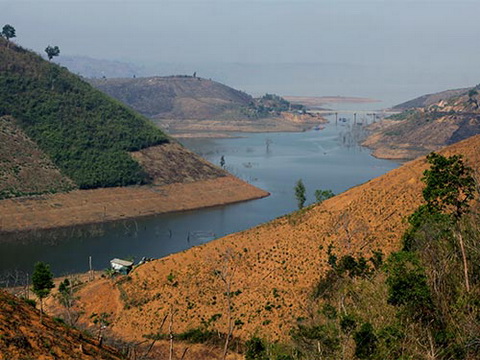  Hàng ngàn ha rừng ở Đắk Lắk đã bị phá để làm thủy điện - ảnh NLĐ