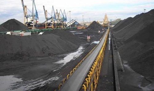 Lượng than nhập khẩu trên địa bàn Quảng Ninh tăng đột biến.