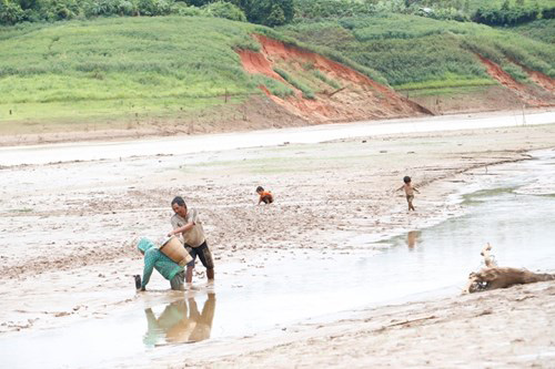 Kon Tum: Dân sống khó khăn cả chục năm trời vì dự án thủy điện