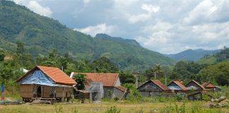 Hiu hắt làng nghèo Đăk Tral nằm ngay “cổ họng” thủy điện Vĩnh Sơn 5.