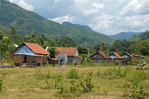 Hiu hắt làng nghèo Đăk Tral nằm ngay “cổ họng” thủy điện Vĩnh Sơn 5.