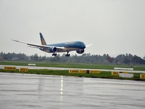 Vietnam Airlines đã hủy 10 chuyến bay đến các tỉnh Bắc bộ do bão số 3 đổ bộ. (Ảnh: Vietnam Airlines cung cấp)