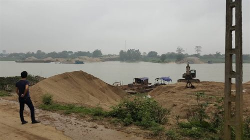Hàng loạt vi phạm nghiêm trọng về khai thác khoáng sản trên sông Hồng (Vĩnh Phúc)