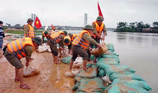 Tăng cường tuyên truyền, cảnh báo và chủ động ứng phó