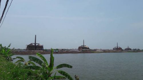 Nhiều lò gạch vẫn ngang nhiên hoạt động