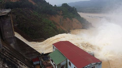 Thuỷ điện Hố Hô xả lũ gây ngập lụt ở 9 xã tại huyện Hương Khê. Ảnh: Internet