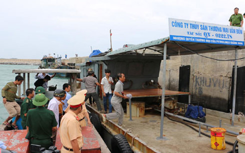Vận động thuyền bè về nơi tránh trú bão an toàn trên địa bàn Quảng Ninh  