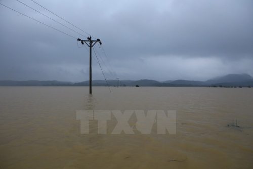 Xã Phương Mỹ, huyện Hương Khê chìm trong biển nước. (Ảnh: Minh Quyết/TTXVN)