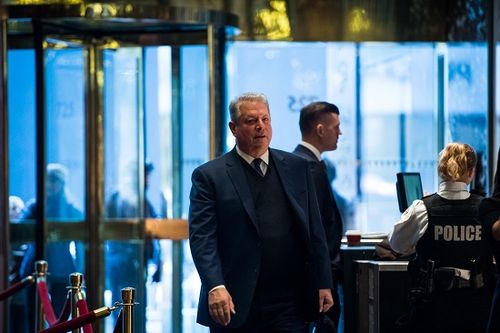 Cựu Phó Tổng thống Mỹ Al Gore đến Tháp Trump ngày 5/12.