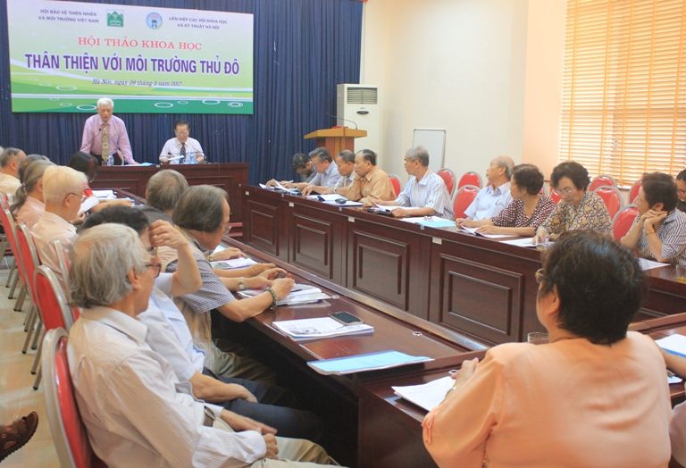 Không khí Hà Nội ô nhiễm ngày càng nặng